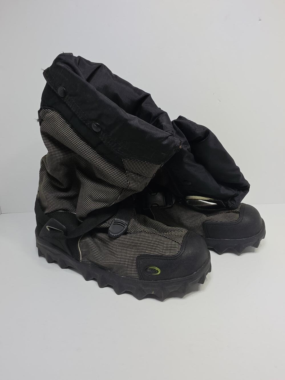 NEOS Overshoe Insulated Winter Overshoes Black Size XLarge Waterproof Snow Boots